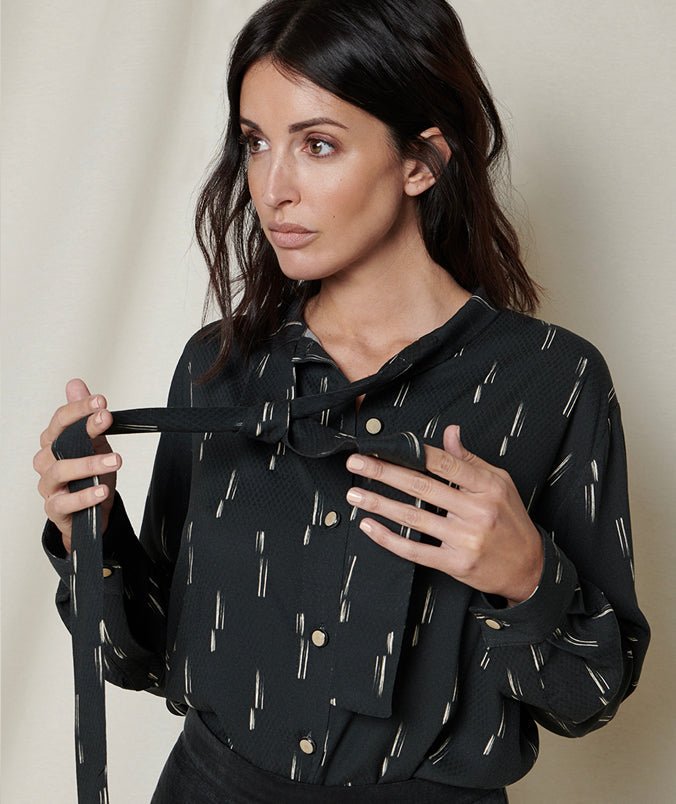 Lara Black Blouse Ecovero, Alay&amp;Co,  Liv & Grace vegan